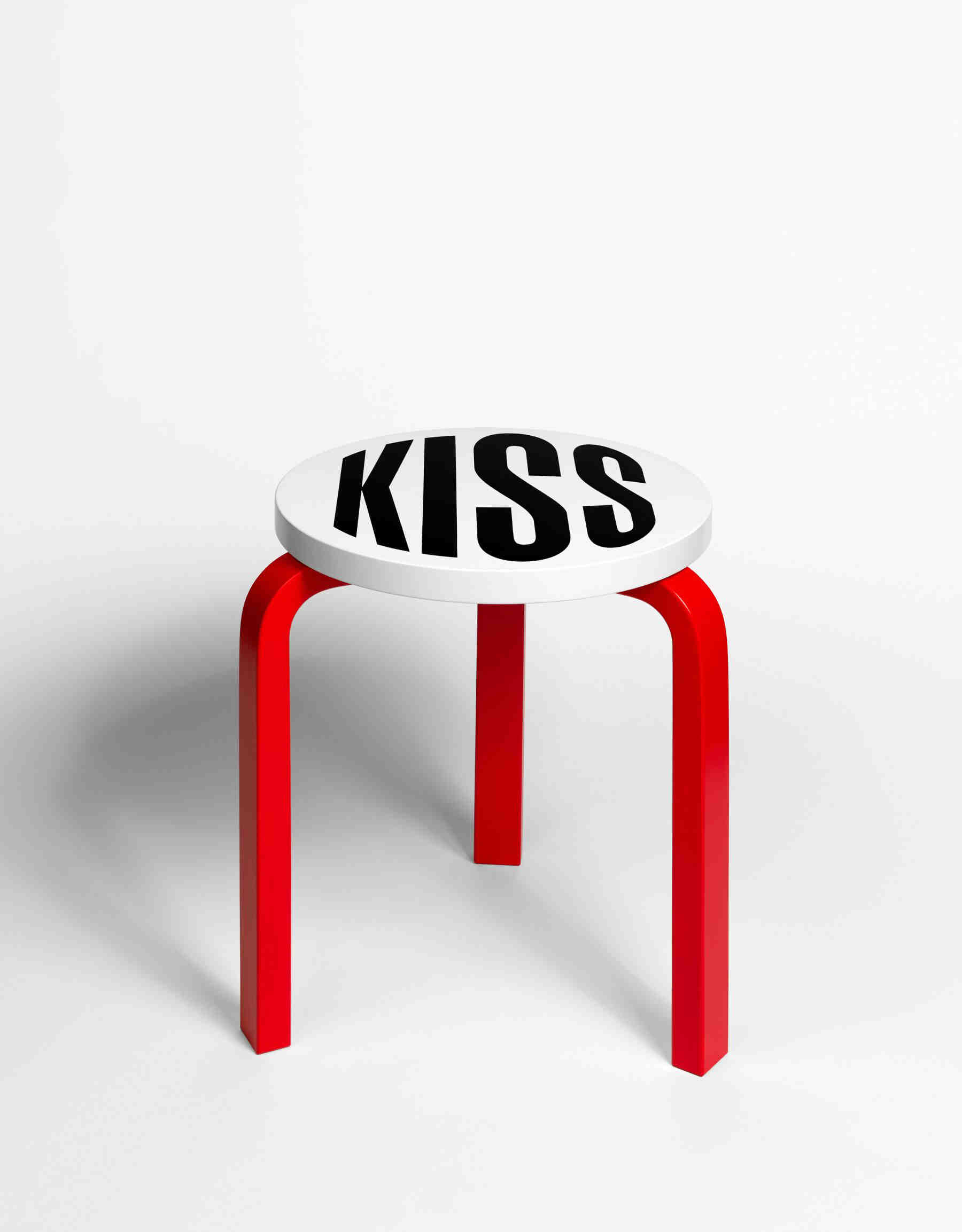 Kiss Stool, 2012.